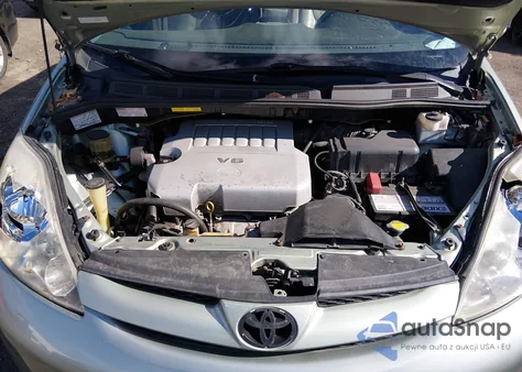 2008 Toyota Sienna Xle z USA, uszkodzony, nr VIN 5TDBK22C18S009563